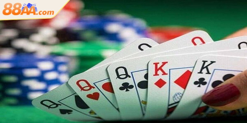 Hướng dẫn chơi Phỏm trực tuyến nhấn mạnh thuật ngữ cơ bản